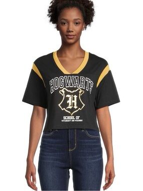 Harry Potter Hogwarts School of Witchcraft and Wizardry Cropped Jersey- Size XXL